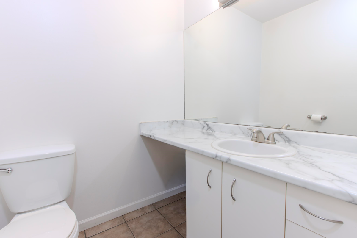 Primary Bathroom Photo of 34 39920 Government Road, Squamish, BC