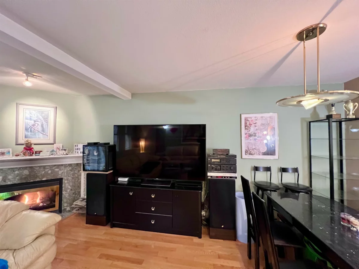 Living Room Photo of 11 7488 Salisbury Avenue, Burnaby, BC