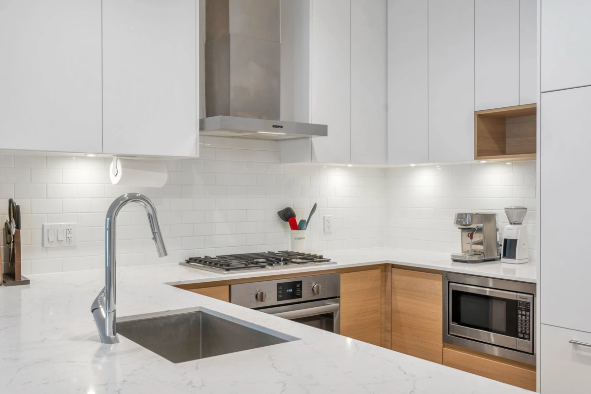 Kitchen Photo of 623 3131 Murray Street Street, Port Moody, BC