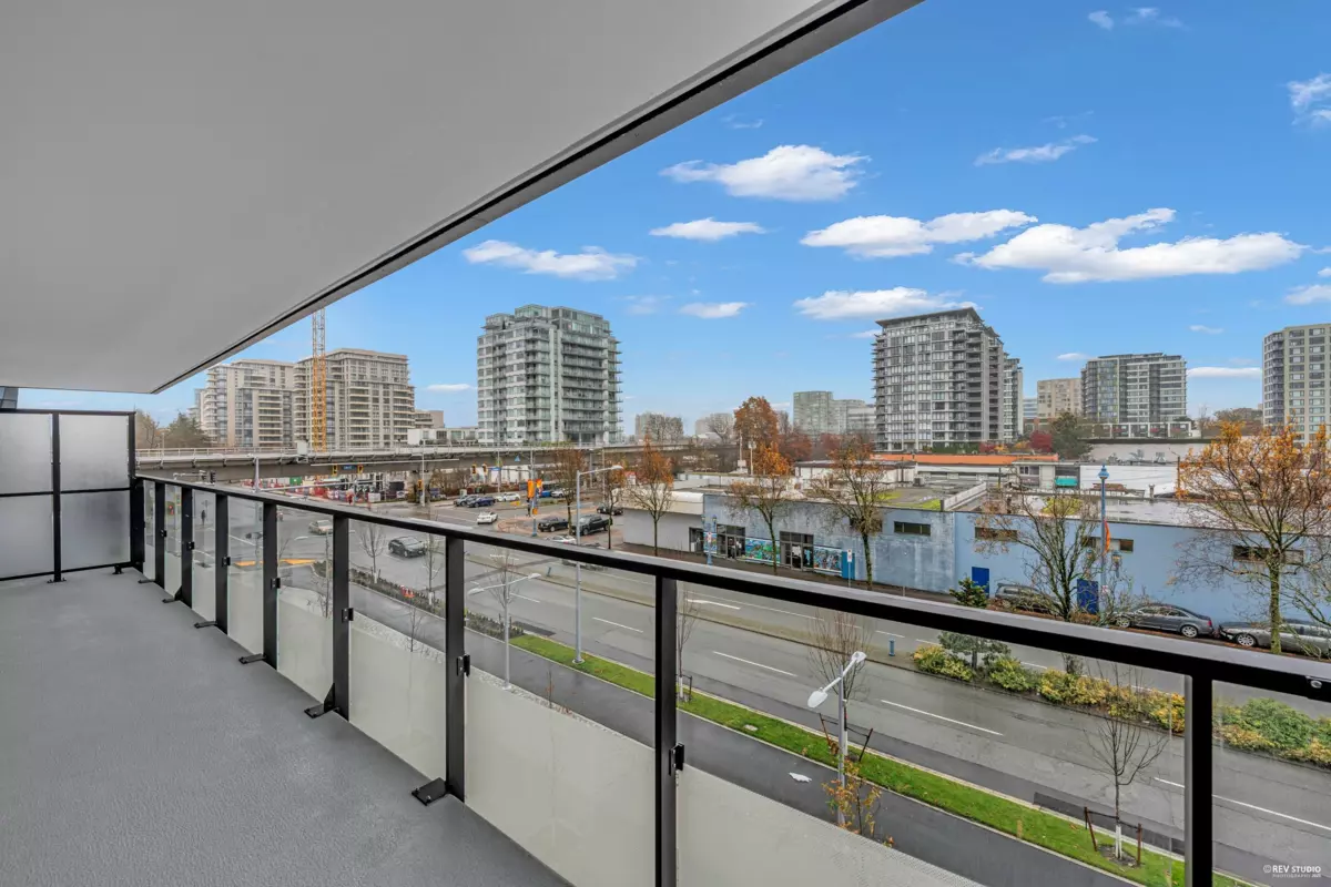 Kitchen Island Photo of 405 7977 Lansdowne Road, Richmond, BC