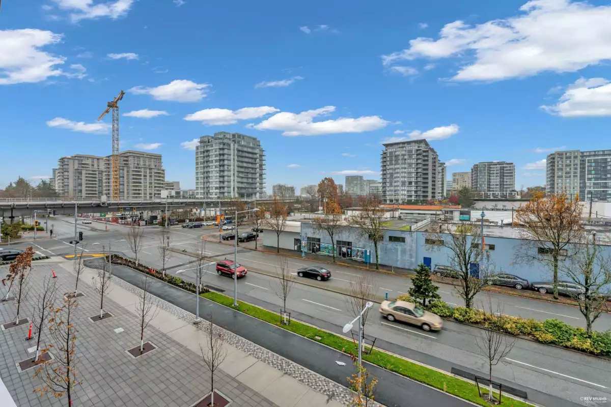 Kitchen Photo of 405 7977 Lansdowne Road, Richmond, BC