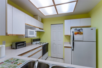 Breakfast Nook Photo of 406 6820 Rumble Street, Burnaby, BC