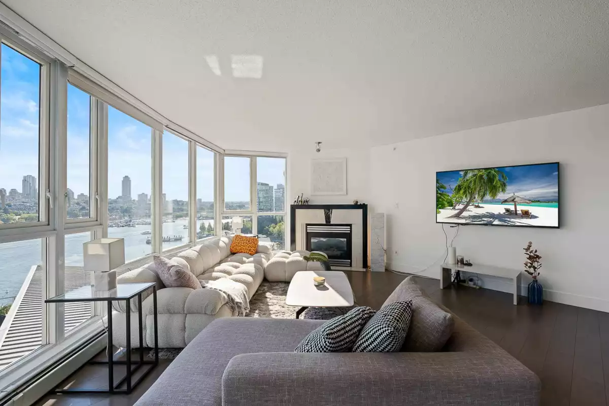 Kitchen Photo of 1202 1383 Marinaside Crescent, Vancouver, BC