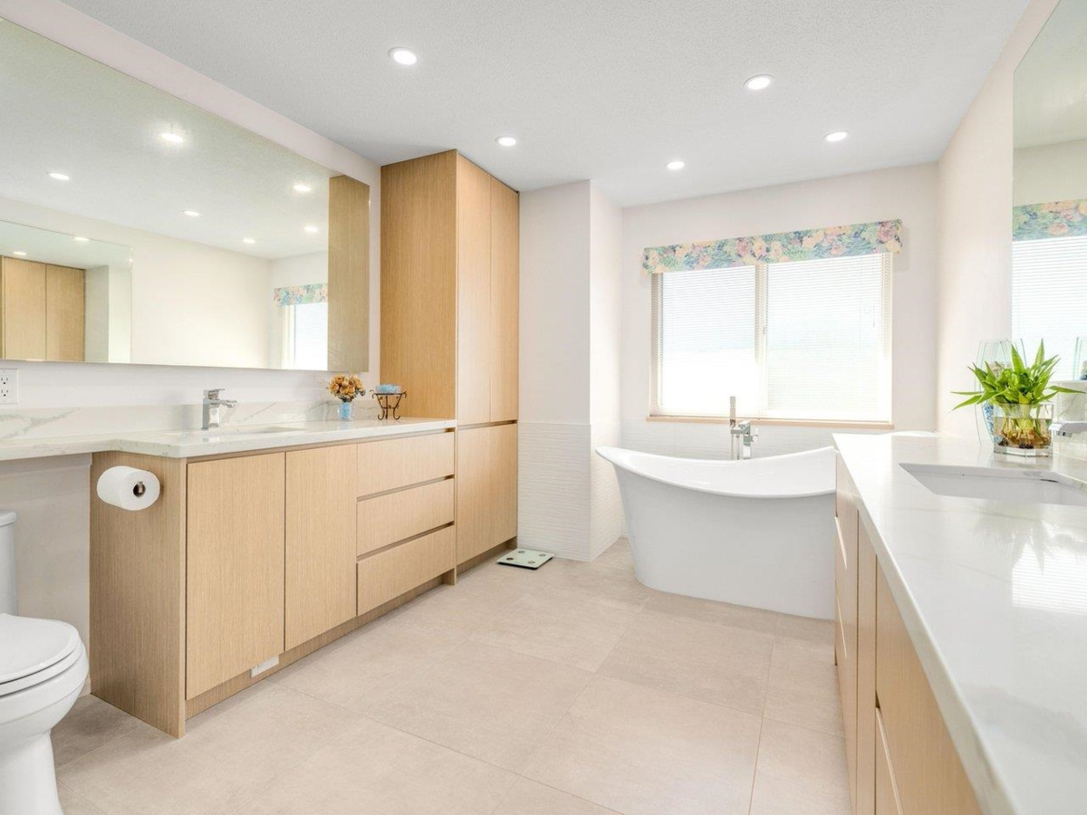 Basement Recreation Room Photo of 3340 River Road, Richmond, BC