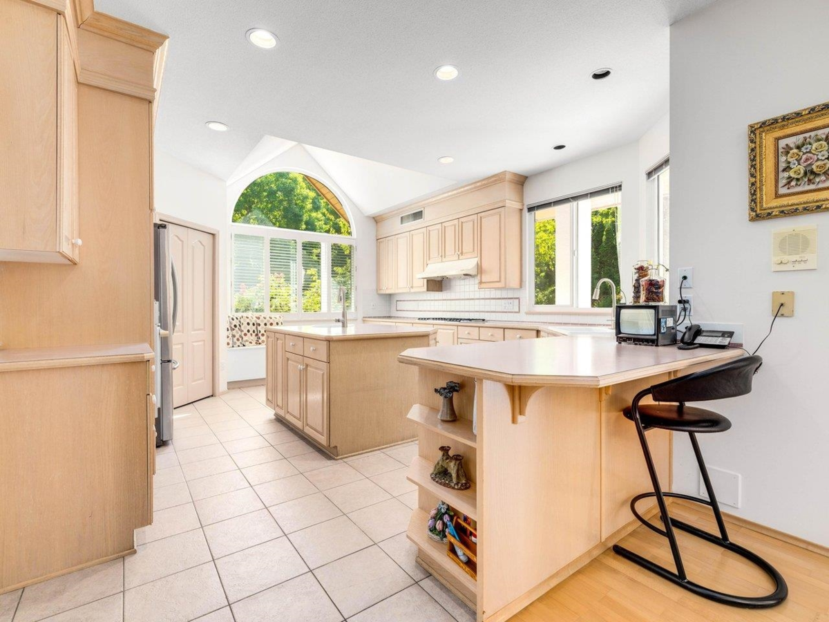 Breakfast Nook Photo of 3340 River Road, Richmond, BC