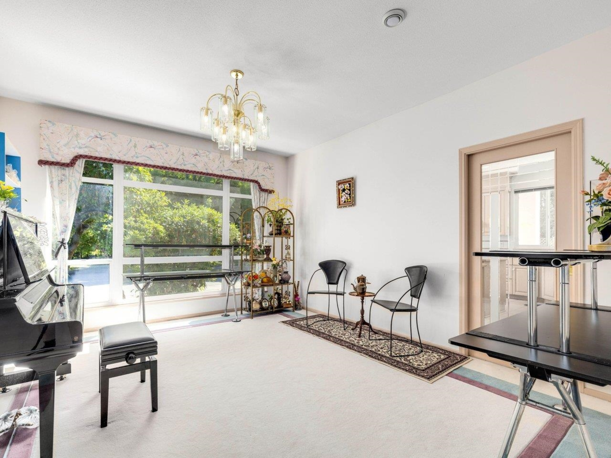 Guest Bathroom Photo of 3340 River Road, Richmond, BC