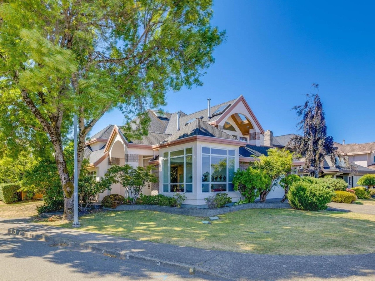 Living Room Photo of 3340 River Road, Richmond, BC