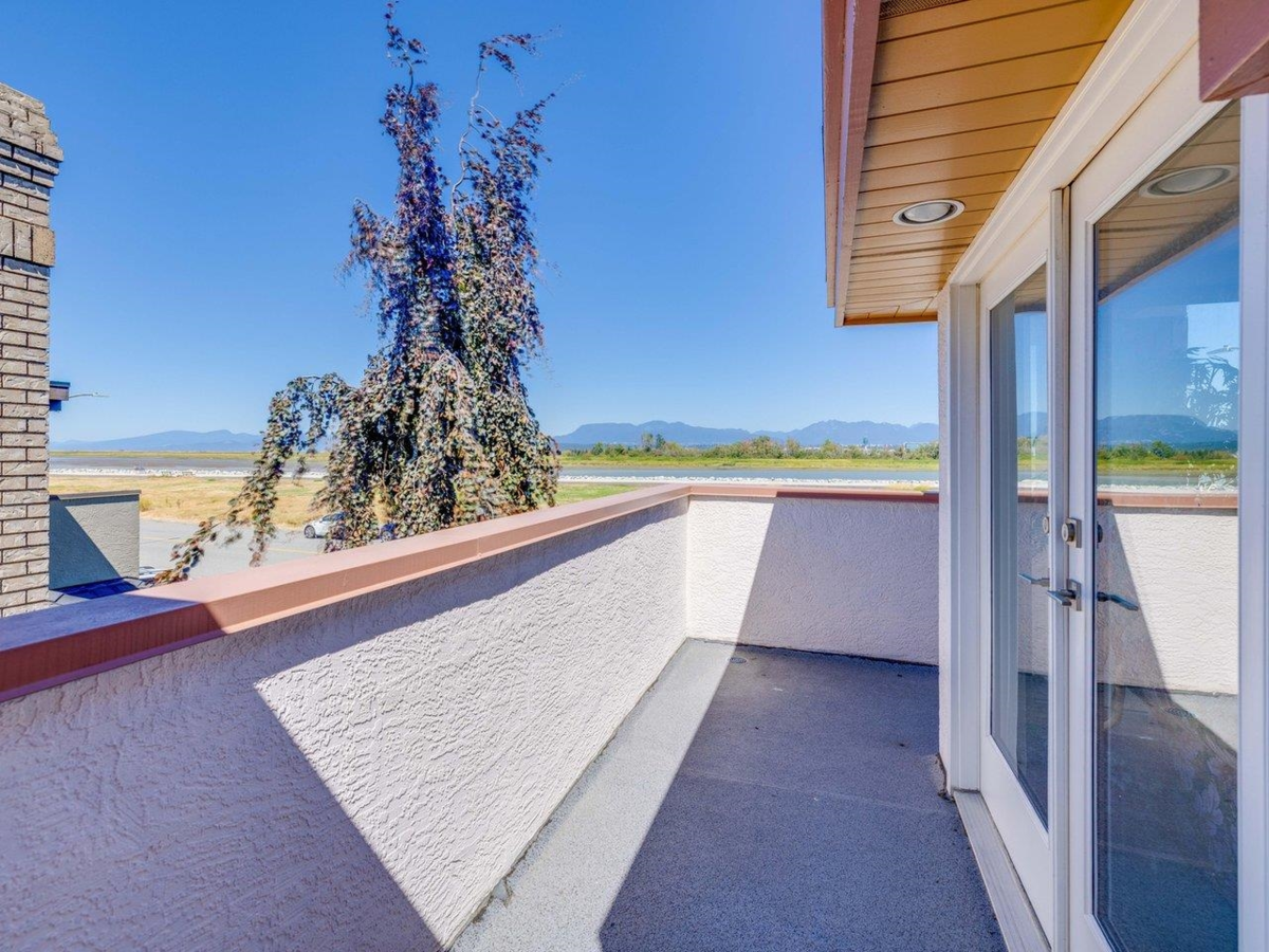 Staircase Photo of 3340 River Road, Richmond, BC