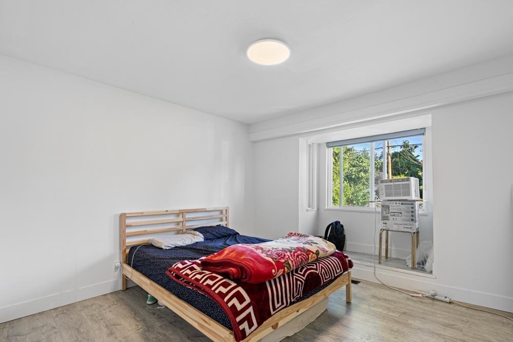 Kitchen Photo of 13115 107a Avenue, Surrey, BC