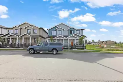7633 197 Street, Langley, BC, Langley — Half Duplex for sale
