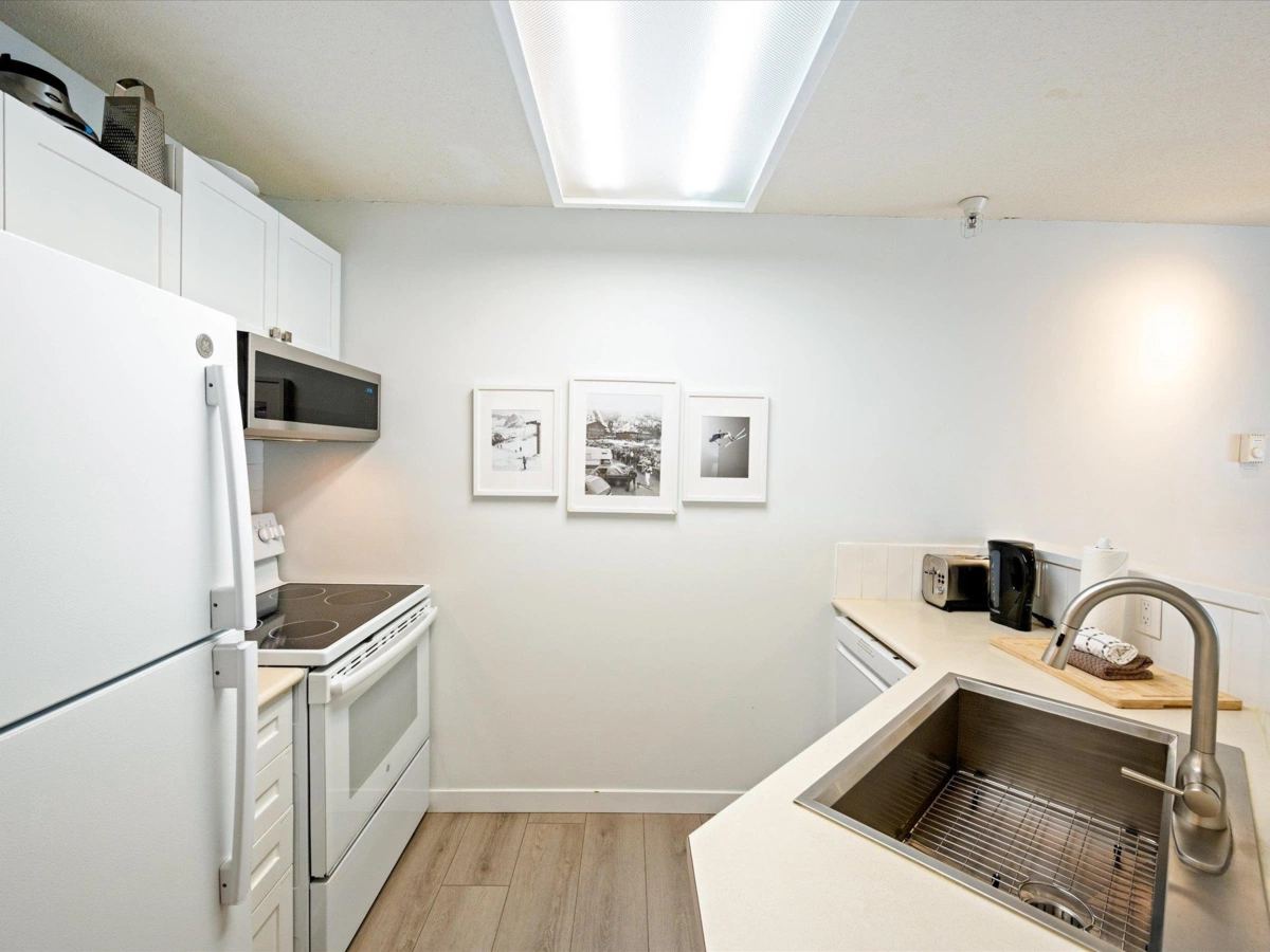 Breakfast Nook Photo of 253 4340 Lorimer Road, Whistler, BC