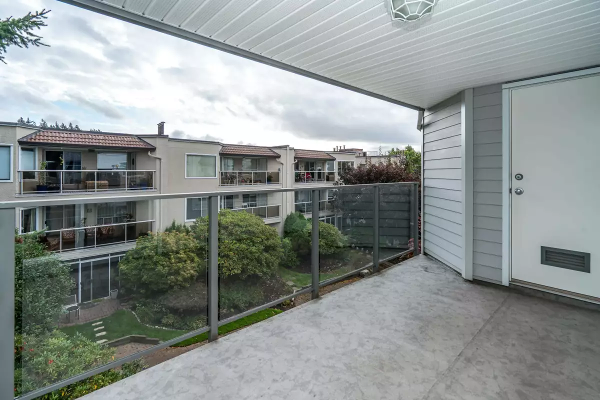 Aerial View of 505 1220 Fir Street, White Rock, BC