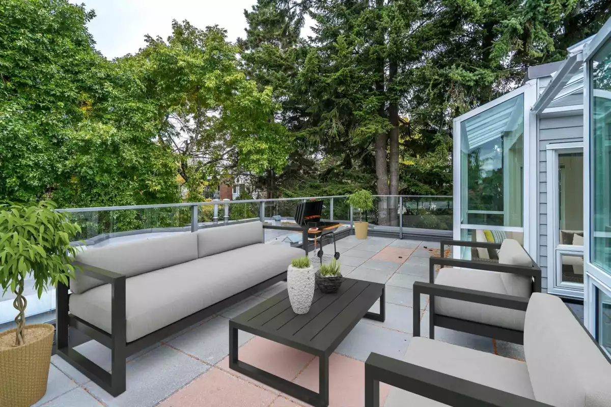 Family Room Photo of 505 1220 Fir Street, White Rock, BC