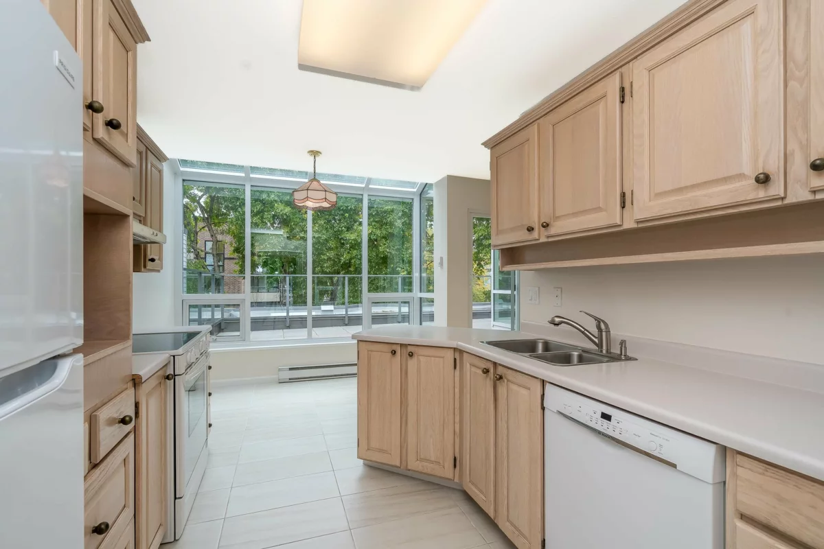 Loft / Bonus Room Photo of 505 1220 Fir Street, White Rock, BC