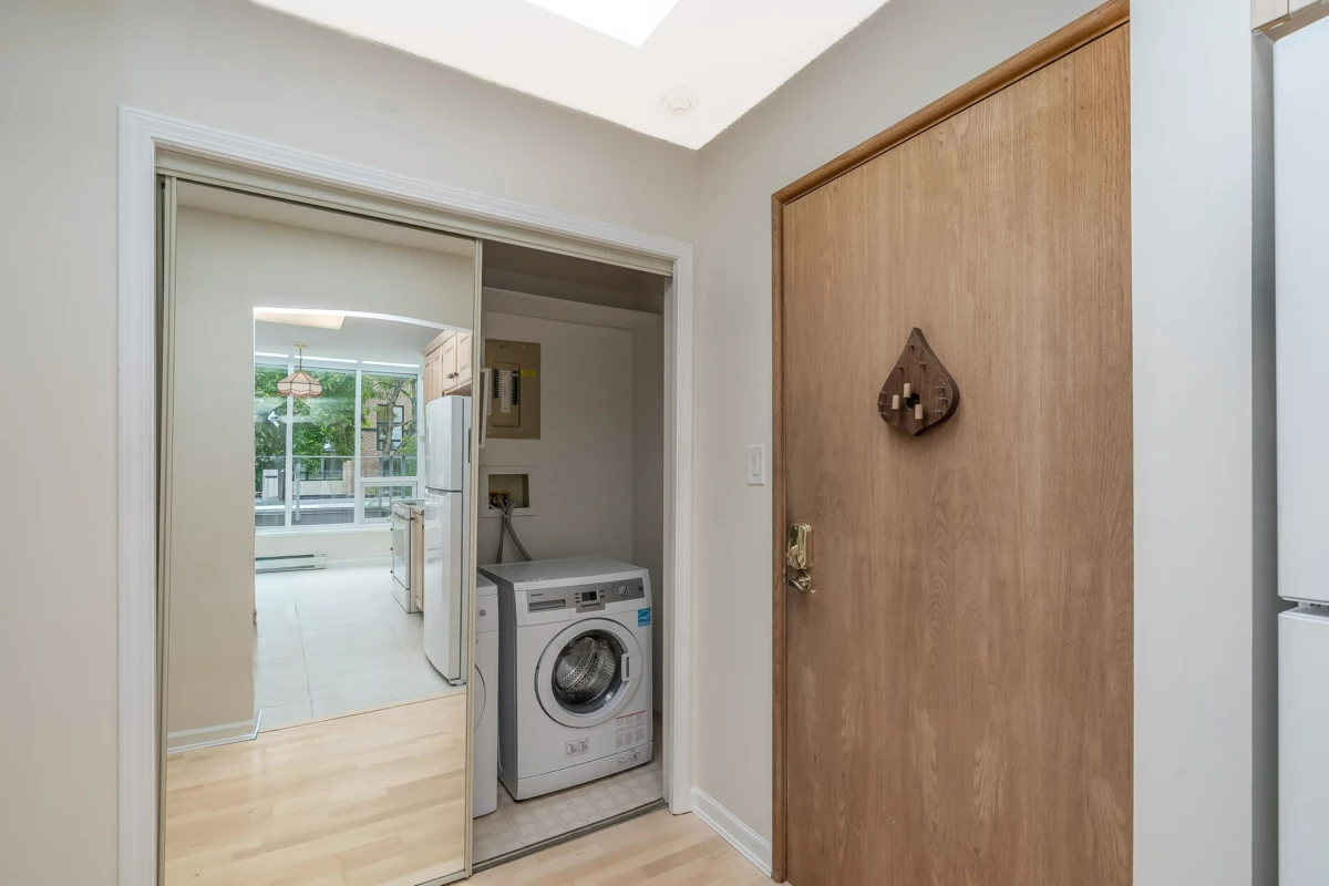 Outdoor Deck Photo of 505 1220 Fir Street, White Rock, BC