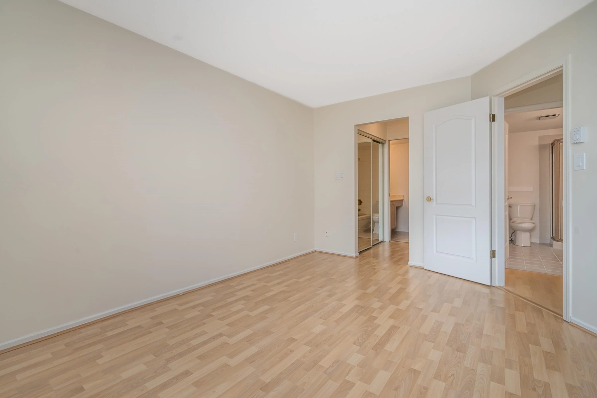 Staircase Photo of 505 1220 Fir Street, White Rock, BC