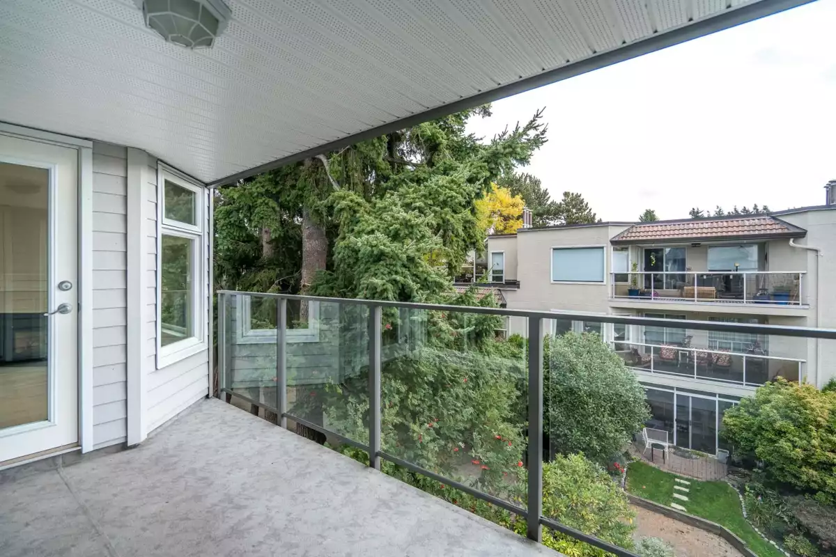 Street View Photo of 505 1220 Fir Street, White Rock, BC