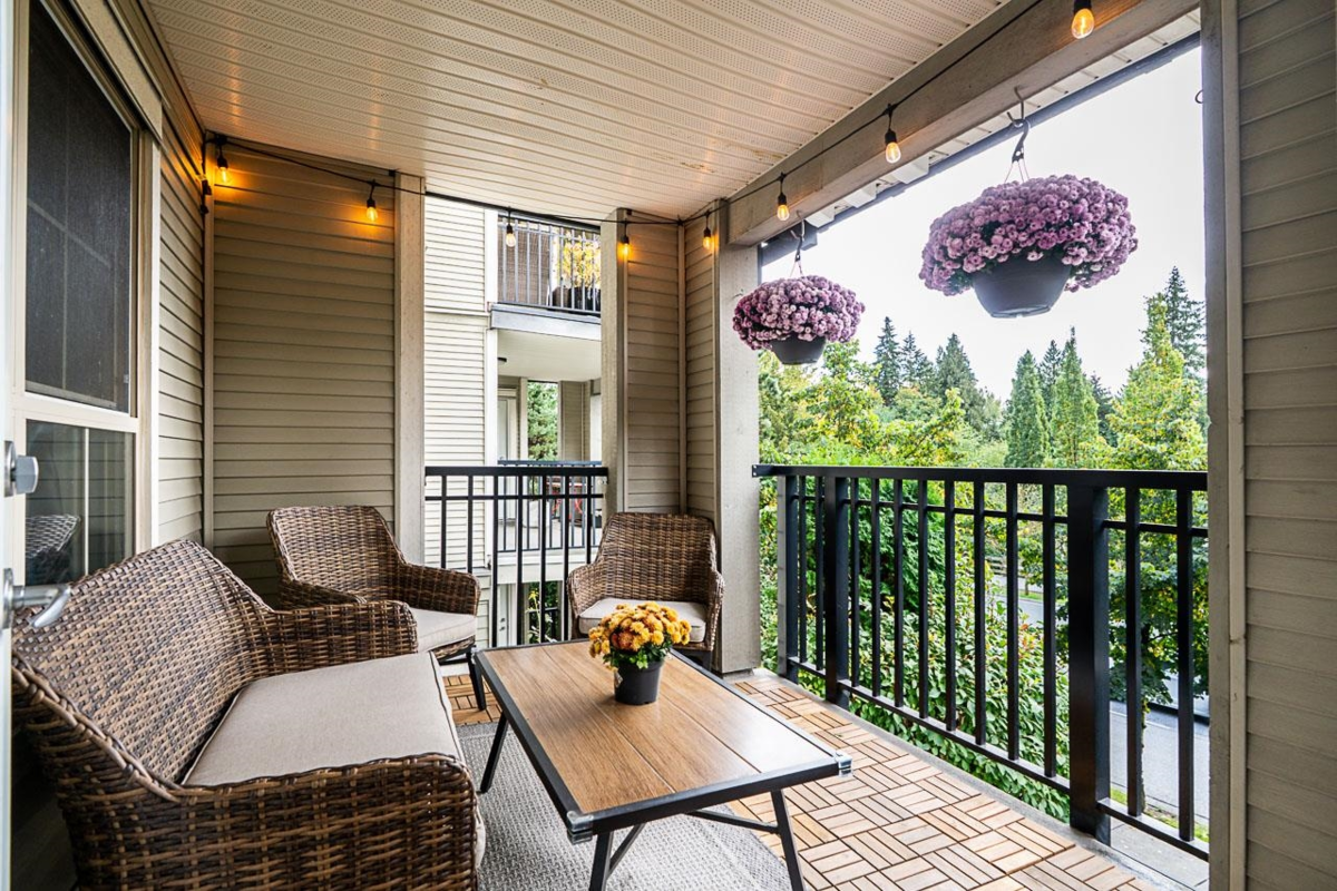 Breakfast Nook Photo of 211 2958 Silver Springs Boulevard, Coquitlam, BC