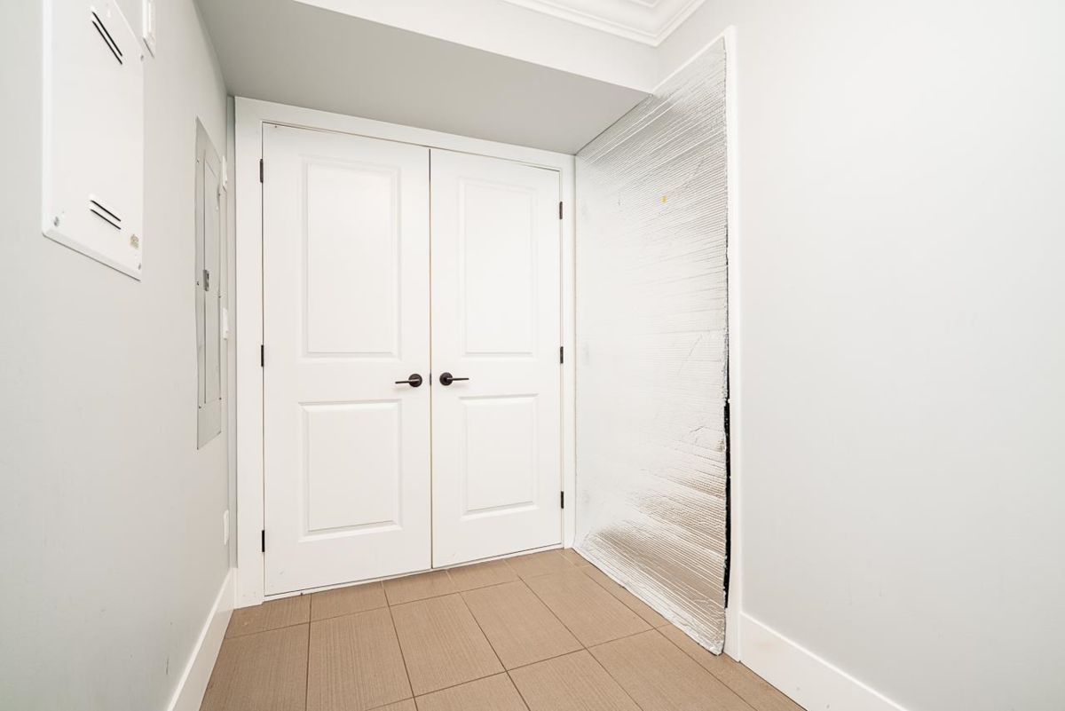 Entry Foyer Photo of 7251 196 Street, Surrey, BC