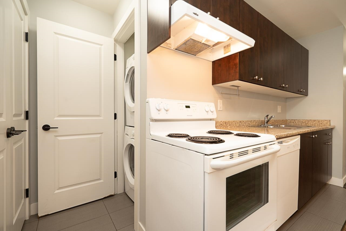 Front Yard Photo of 7251 196 Street, Surrey, BC