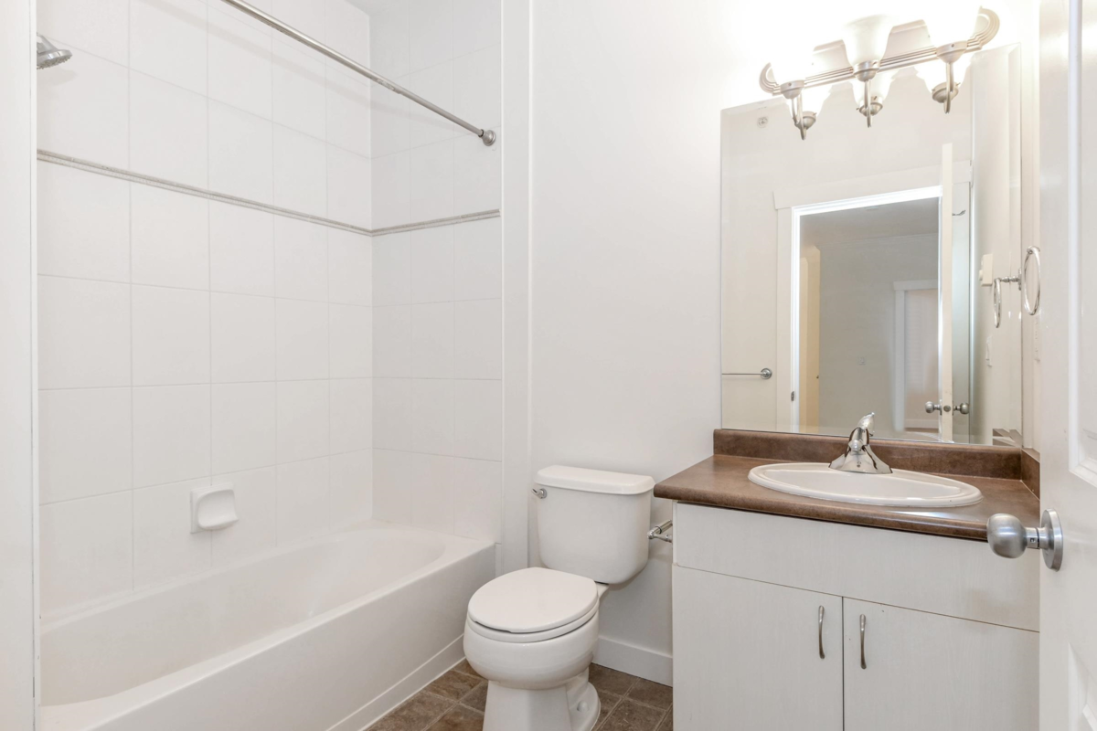 Basement Recreation Room Photo of 411 33255 Old Yale Road, Abbotsford, BC