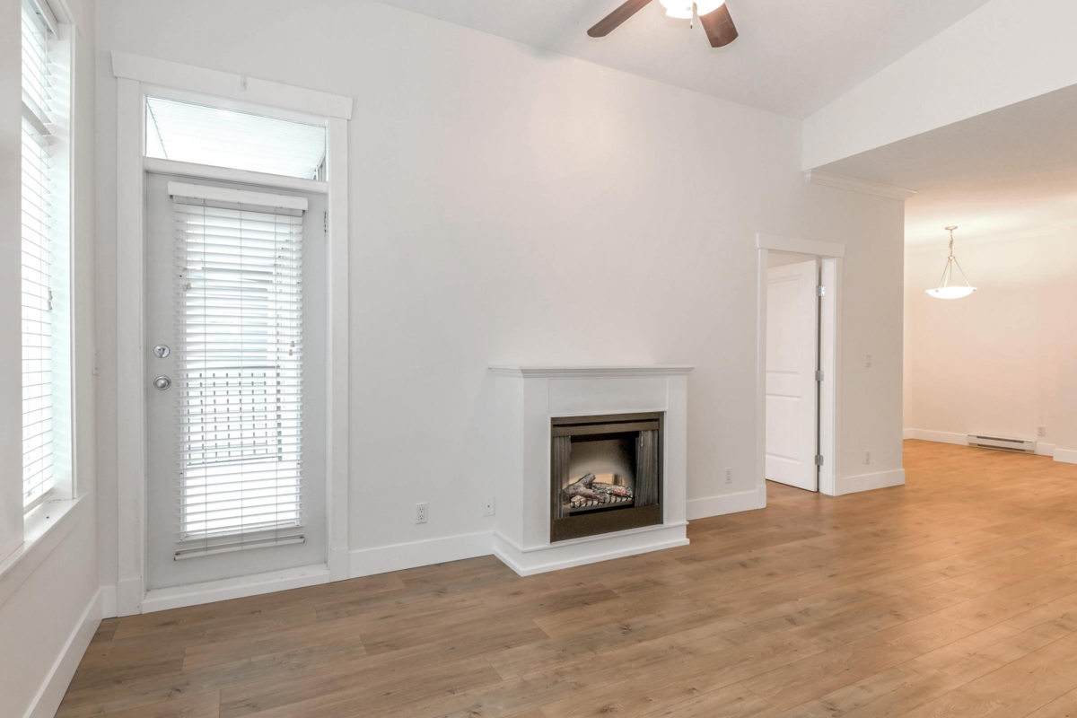 Kitchen Island Photo of 411 33255 Old Yale Road, Abbotsford, BC