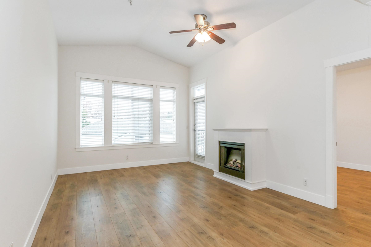 Kitchen Photo of 411 33255 Old Yale Road, Abbotsford, BC