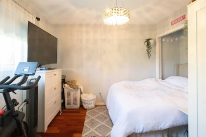 Guest Bathroom Photo of 31465 Aerolane Avenue, Abbotsford, BC