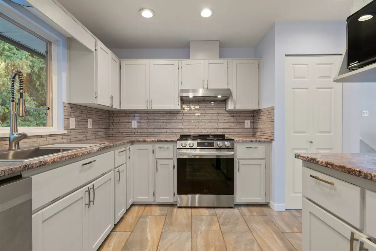 Breakfast Nook Photo of 5610 Janis Street, Chilliwack, BC