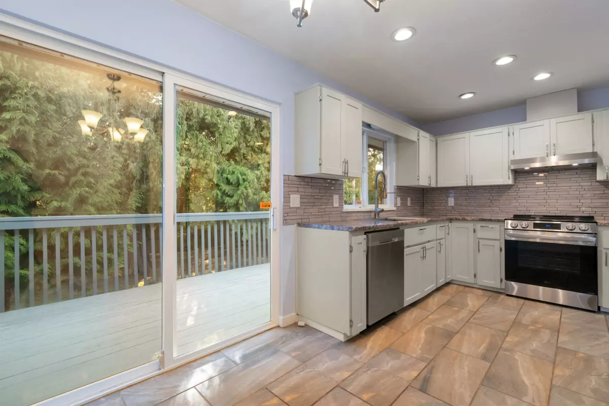 Primary Bathroom Photo of 5610 Janis Street, Chilliwack, BC
