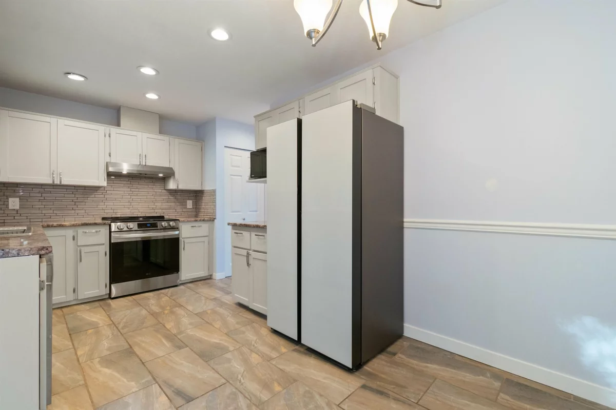 Primary Bedroom Photo of 5610 Janis Street, Chilliwack, BC