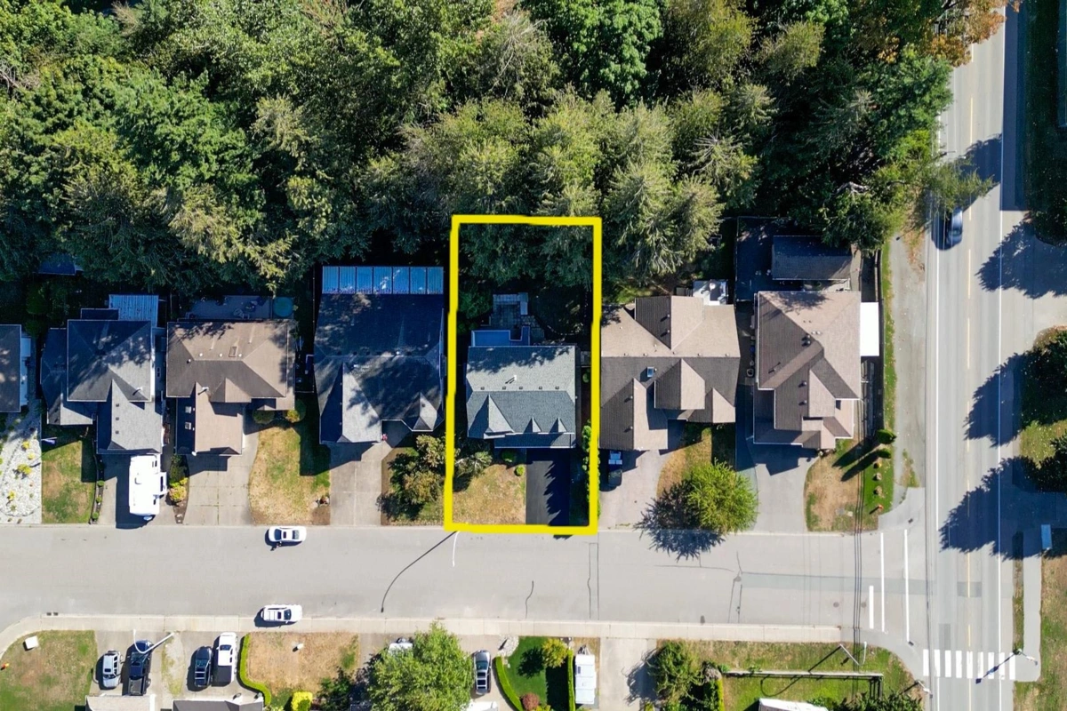 Swimming Pool Photo of 5610 Janis Street, Chilliwack, BC