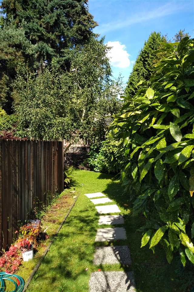 Bedroom 4 Photo of 106 1745 Esquimalt Avenue, West Vancouver, BC