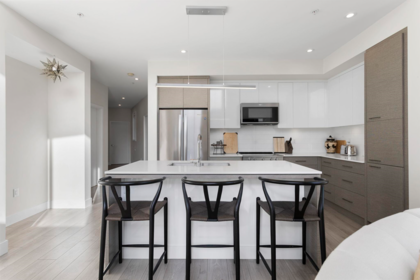 Kitchen Island Photo of 401 45500 Market Way, Chilliwack, BC