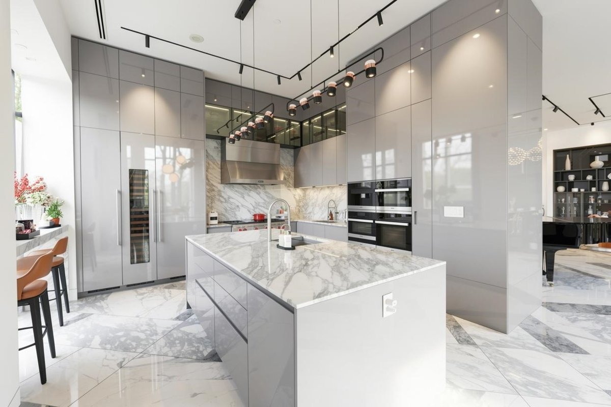 Exterior Rear Photo of 107 323 Jervis Street, Vancouver, BC