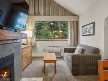 361 4429 Sundial Place, Whistler, BC, Whistler — Apartment/Condo for sale