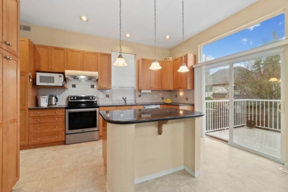 Kitchen Island Photo of 15345 36 Avenue, Surrey, BC