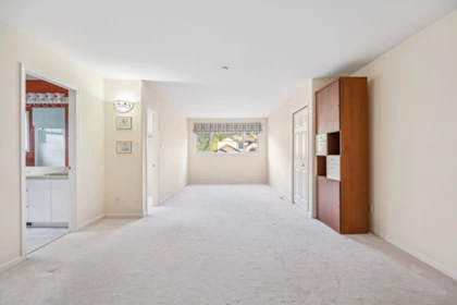 Entry Foyer Photo of 8340 Lunen Road, Richmond, BC