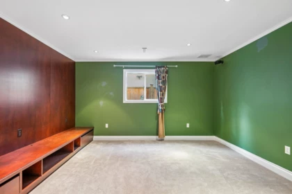 Laundry Room Photo of 8340 Lunen Road, Richmond, BC