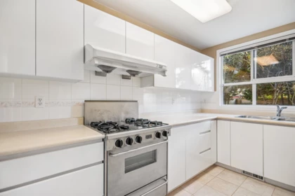Walk-In Closet Photo of 8340 Lunen Road, Richmond, BC