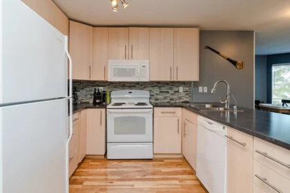Walk-In Closet Photo of 204 1369 George Street, White Rock, BC