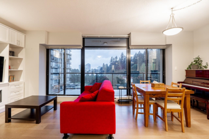 702 15 E Royal Avenue, New Westminster, BC