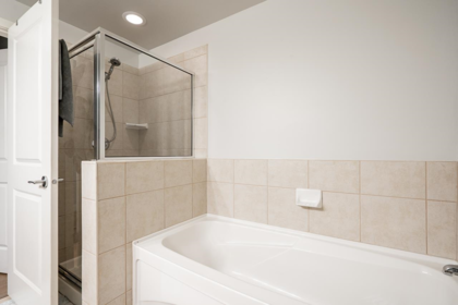 Hallway Photo of 702 15 E Royal Avenue, New Westminster, BC
