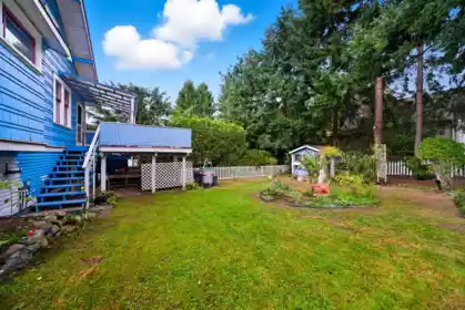 Kitchen Island Photo of 3791 Inverness Street, Vancouver, BC