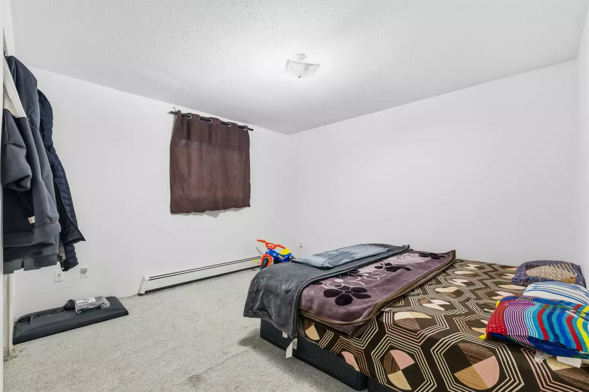 Backyard Photo of 7076 122a Street, Surrey, BC