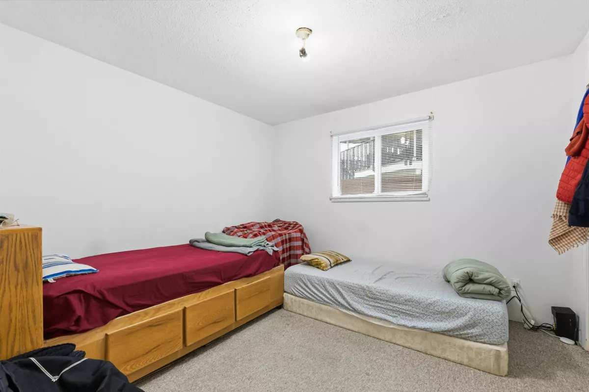 Outdoor Deck Photo of 7076 122a Street, Surrey, BC