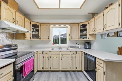 Breakfast Nook Photo of 7076 122a Street, Surrey, BC