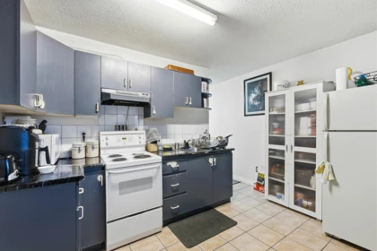 Hot Tub / Spa Photo of 7076 122a Street, Surrey, BC
