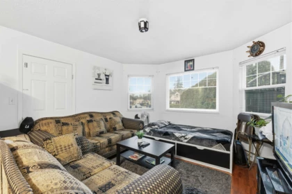 Swimming Pool Photo of 7076 122a Street, Surrey, BC