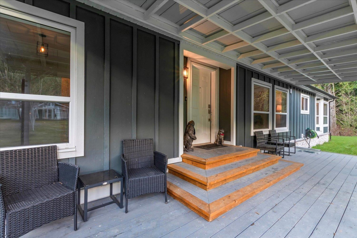 Dining Area Photo of 6800 Hinkley Road, Chilliwack, BC